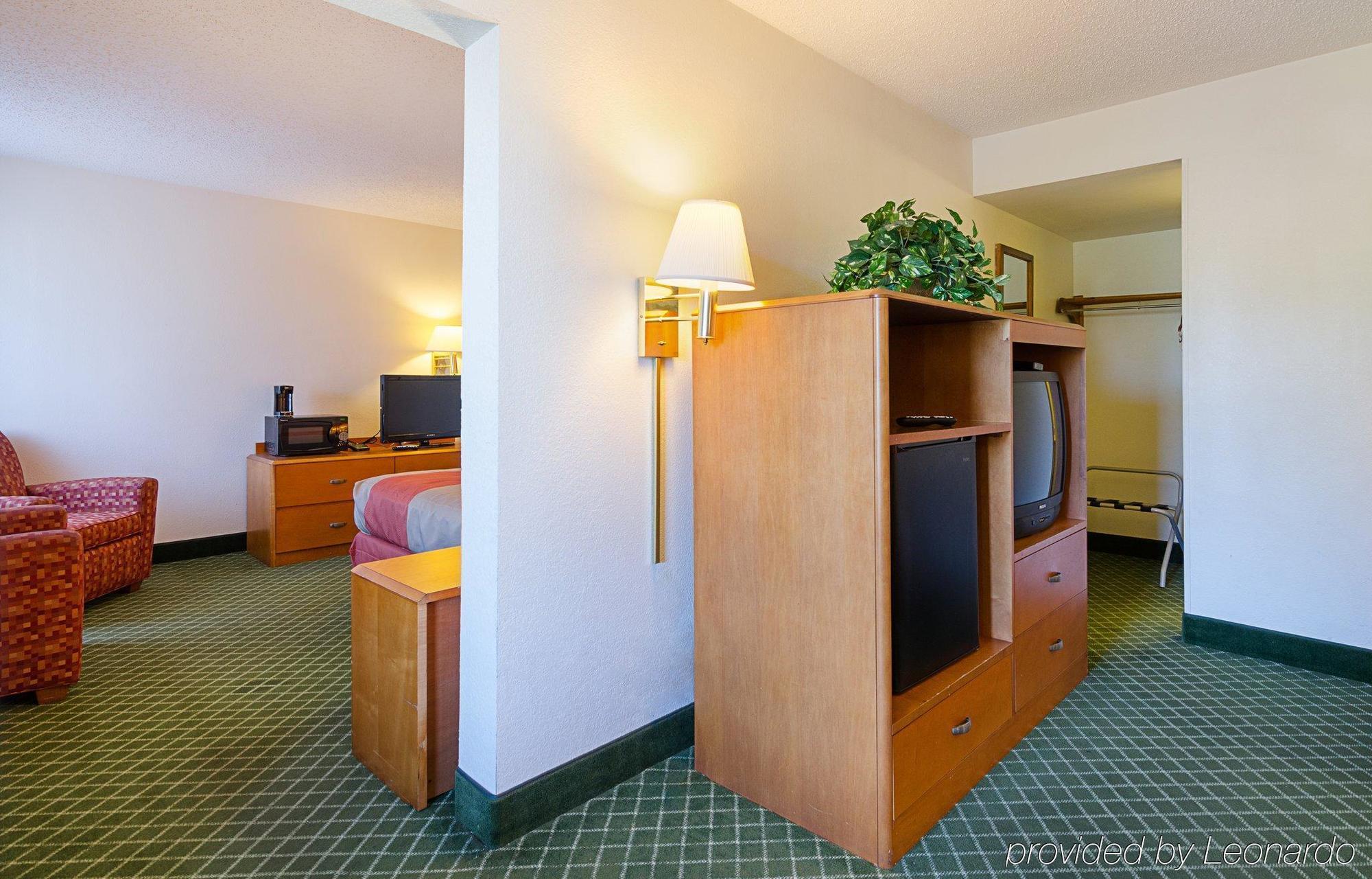 Econo Lodge Inn & Suites Johnson City Exteriér fotografie