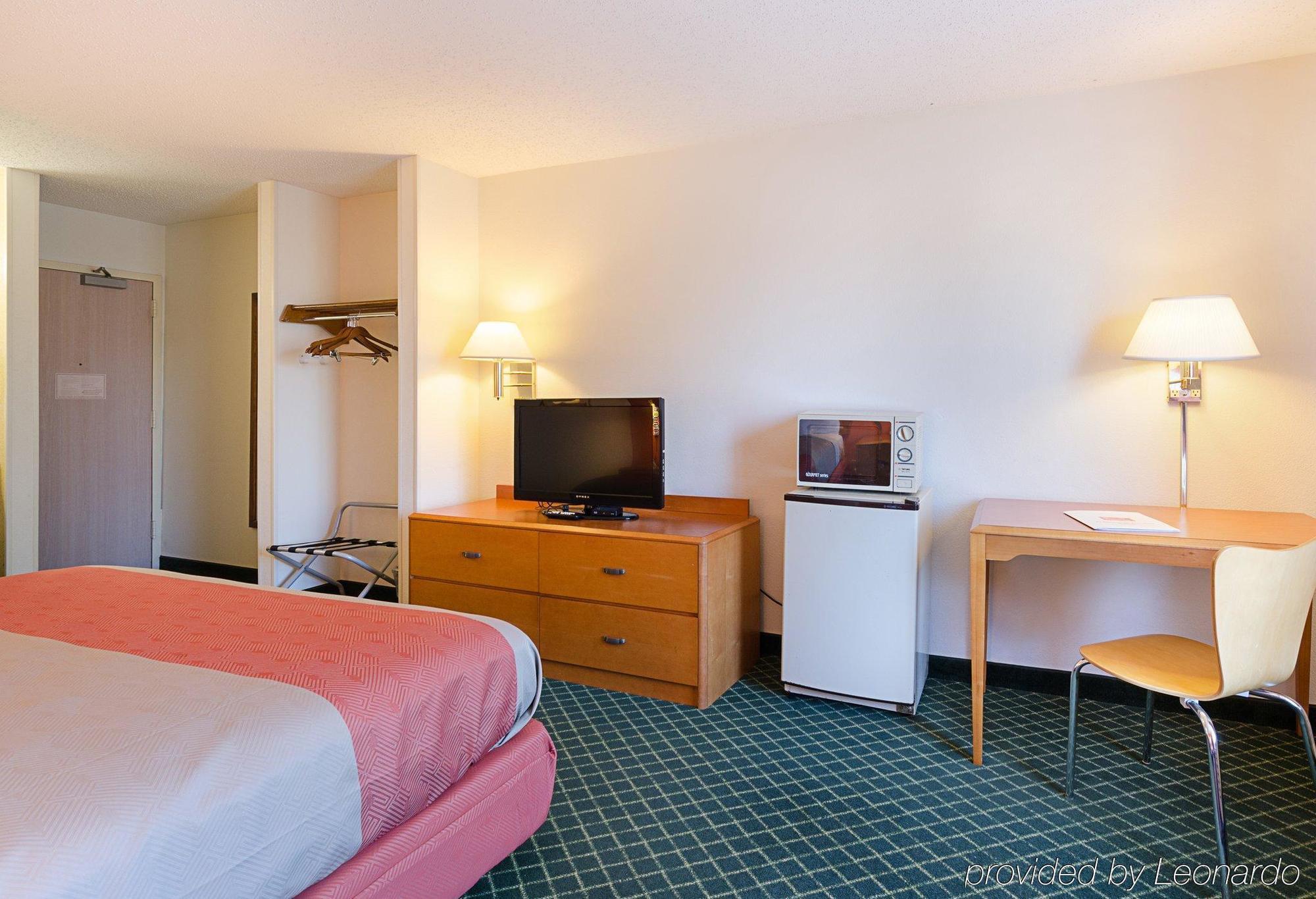 Econo Lodge Inn & Suites Johnson City Exteriér fotografie