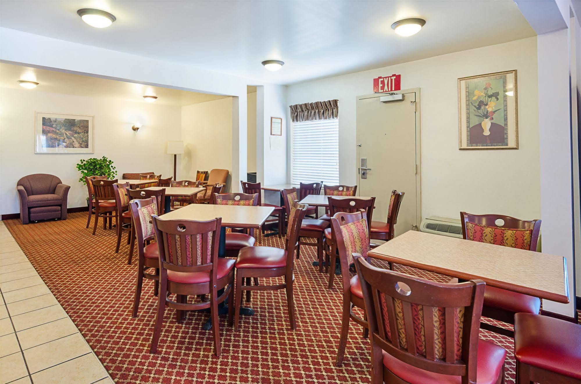 Econo Lodge Inn & Suites Johnson City Exteriér fotografie
