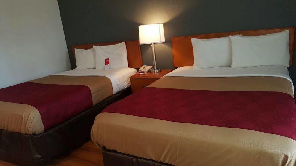 Econo Lodge Inn & Suites Johnson City Exteriér fotografie