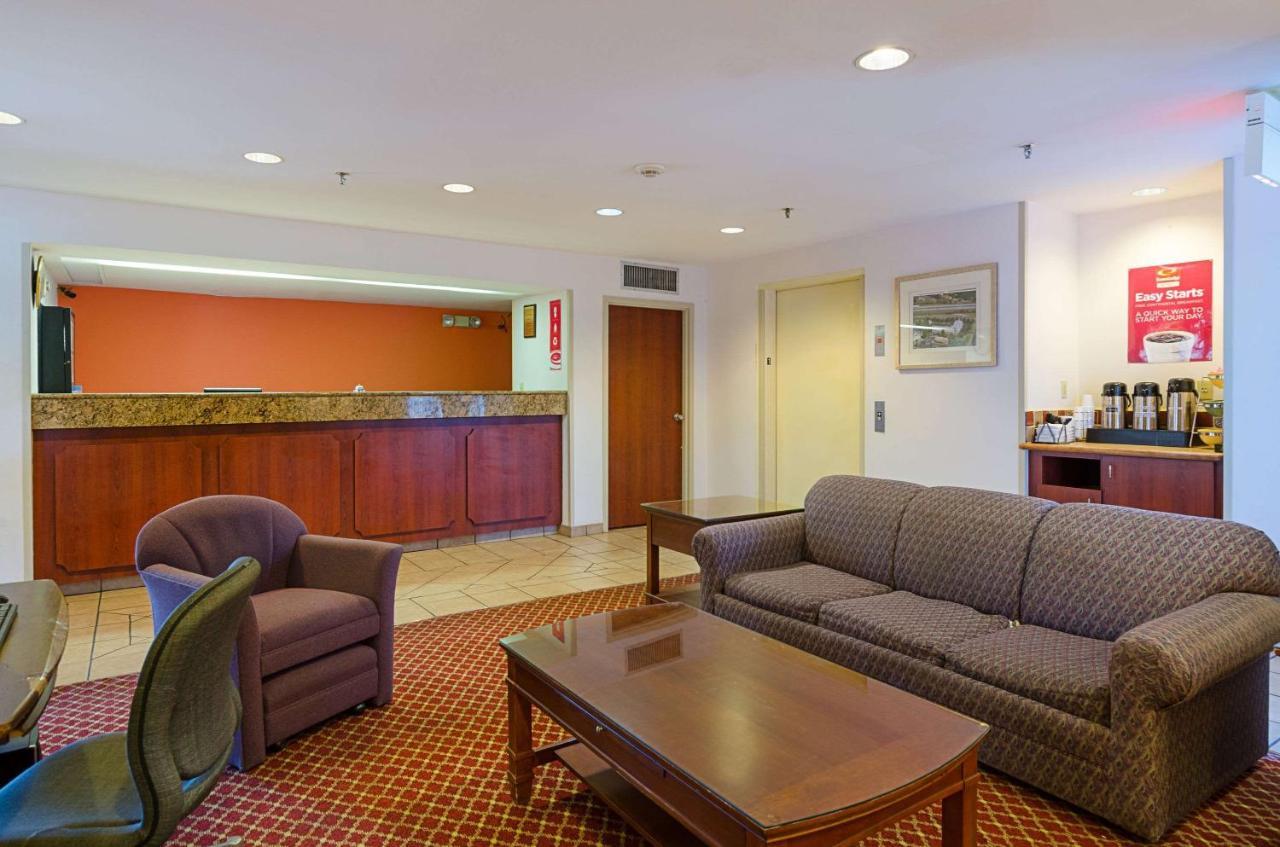 Econo Lodge Inn & Suites Johnson City Exteriér fotografie